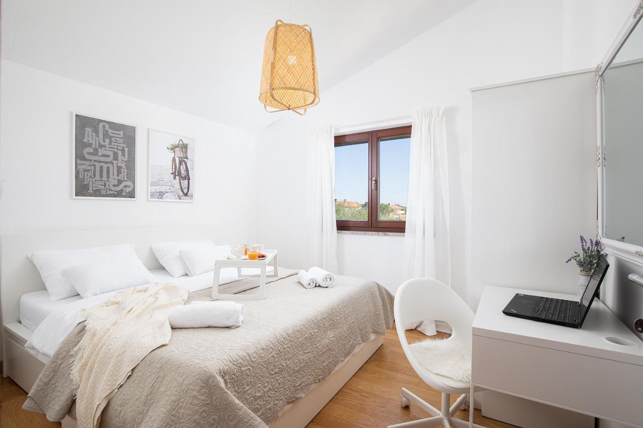 Cesare Apartment, With Swimming Pool And Sea View Ližnjan Exterior foto